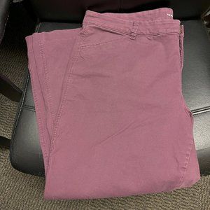 Old Navy 20 Plus Plum Colored Pixie Pants w/ Secret Slim Pockets